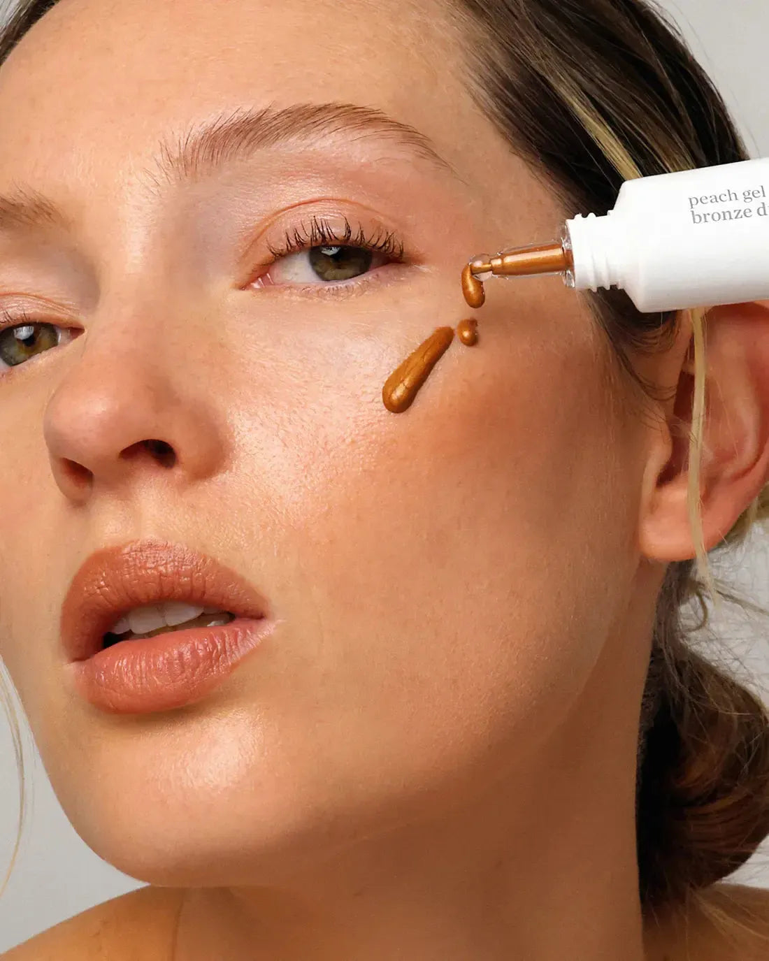 Ere Perez - Peach Gel Bronze Drops - The Bare Theory