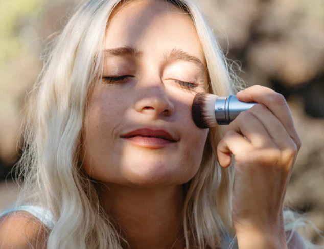 SOL SISTA - Retractable Kabuki Makeup Brush - The Bare Theory
