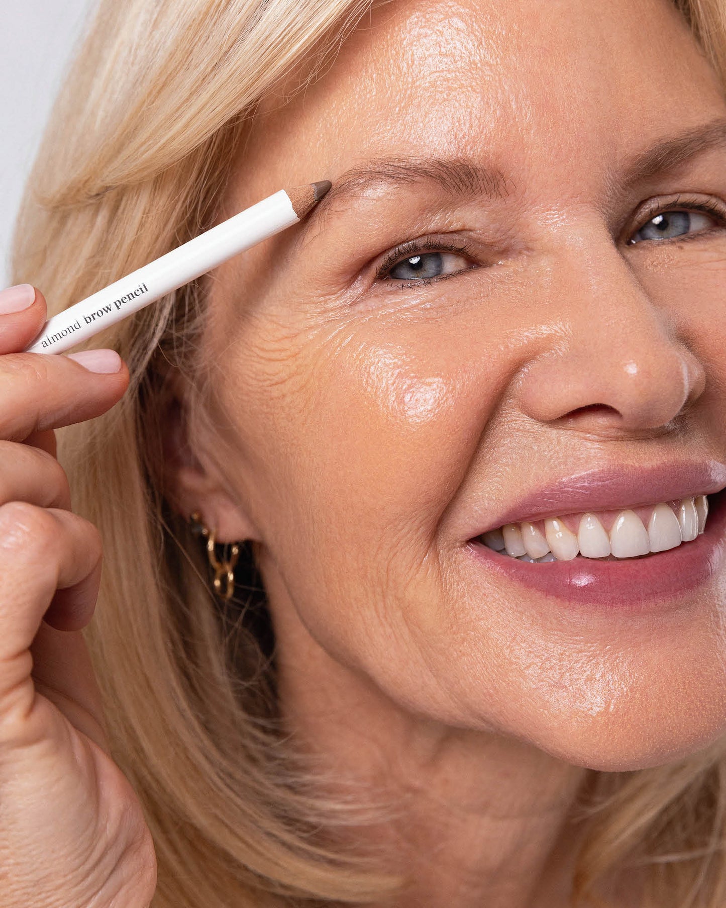 Ere Perez - Almond Brow Pencil - The Bare Theory