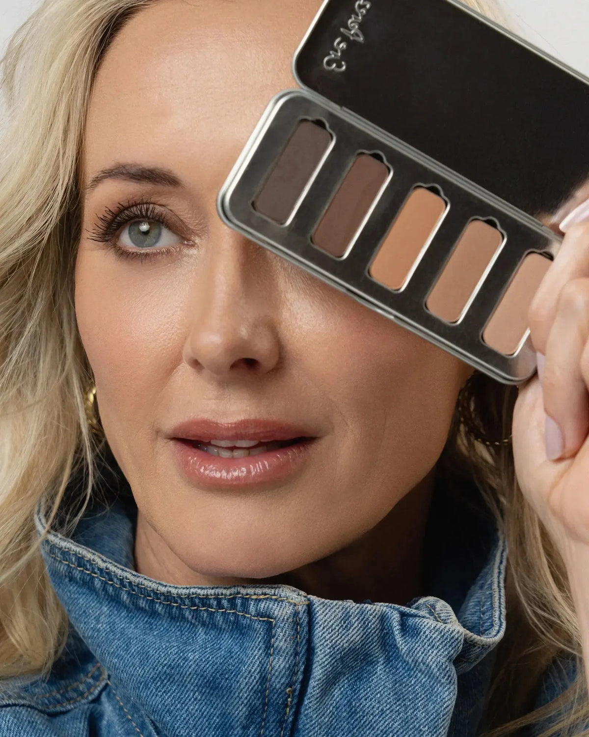 Ere Perez - Chamomile Eye Palette - The Bare Theory