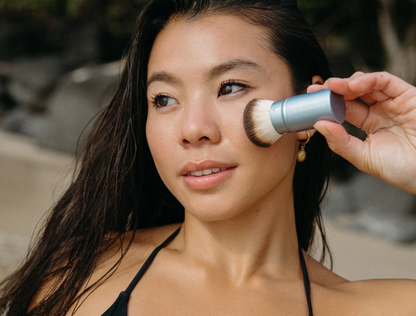 SOL SISTA - Retractable Kabuki Makeup Brush - The Bare Theory